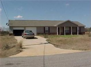 121 Magnolia St, Midland City, AL 36350