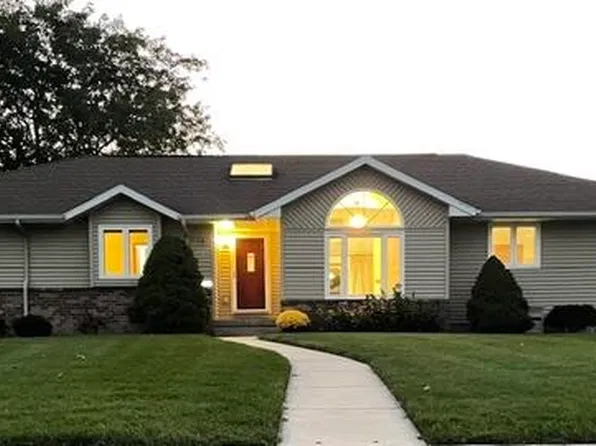 100 Wildwood Dr, Columbus, WI 53925