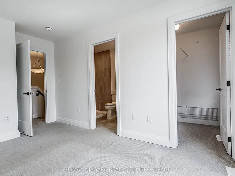 461 Blackburn Dr — Photo 32