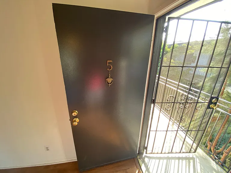 can374 — Photo 18