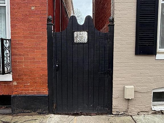 5th image of 232 E 2nd St