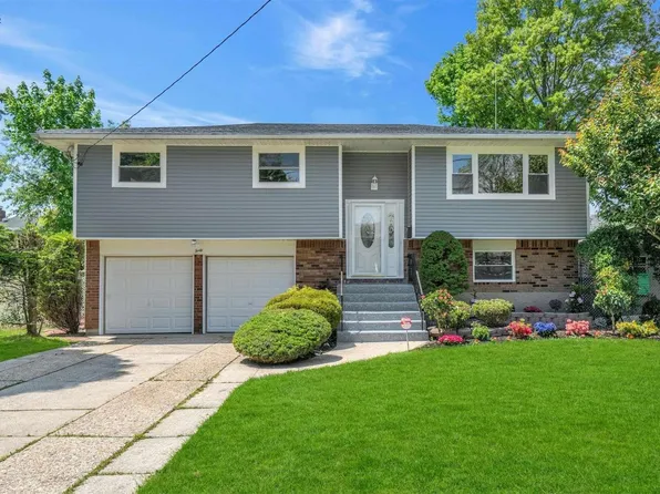 40 Pacific Street, North Babylon, NY 11703