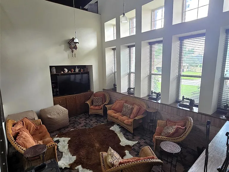 3231 Hemingway Dr — Photo 11