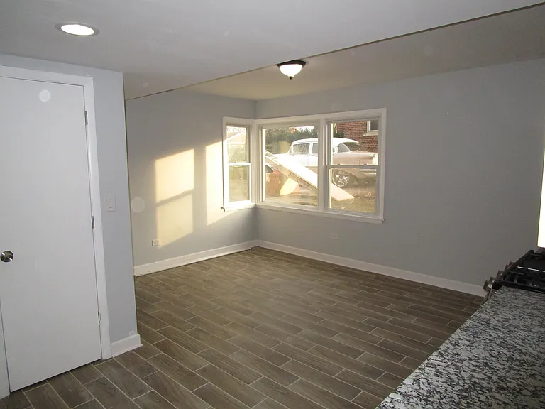 3028 S 24th Ave #3028 — Photo 3