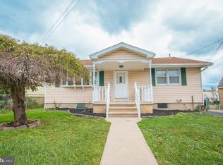 1037 Price St, Trainer, PA 19061