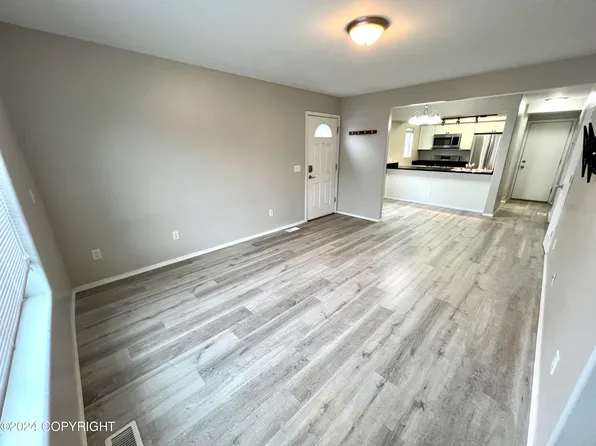 6237 E Tudor Rd, Anchorage, AK 99507