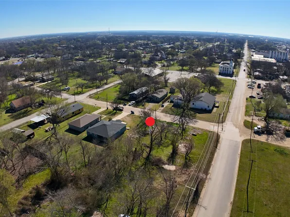 704 E 4th Ave, Corsicana, TX 75110