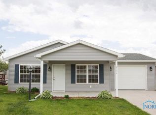 2154 Redbud Ln, Delta, OH 43515