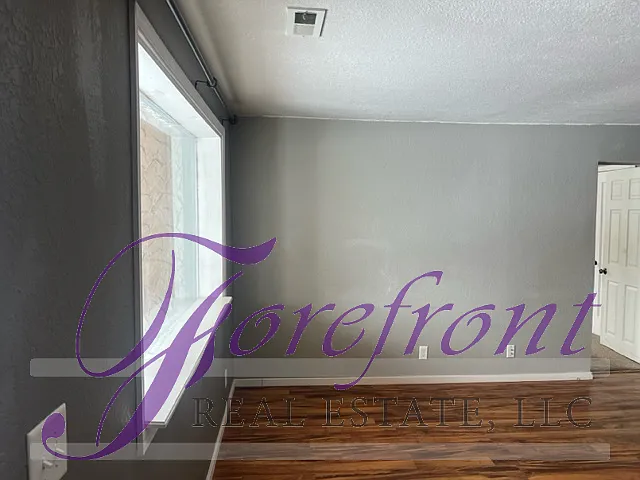 428 N Jackson St — Photo 4