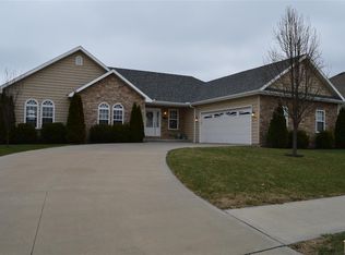 3209 Cunningham Dr, Sedalia, MO 65301