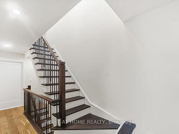 5th image of 79 Wilson St E