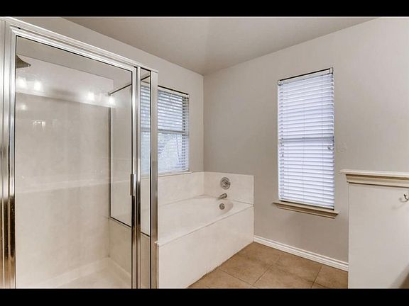 5th image of 8445 Fern Bluff Ave