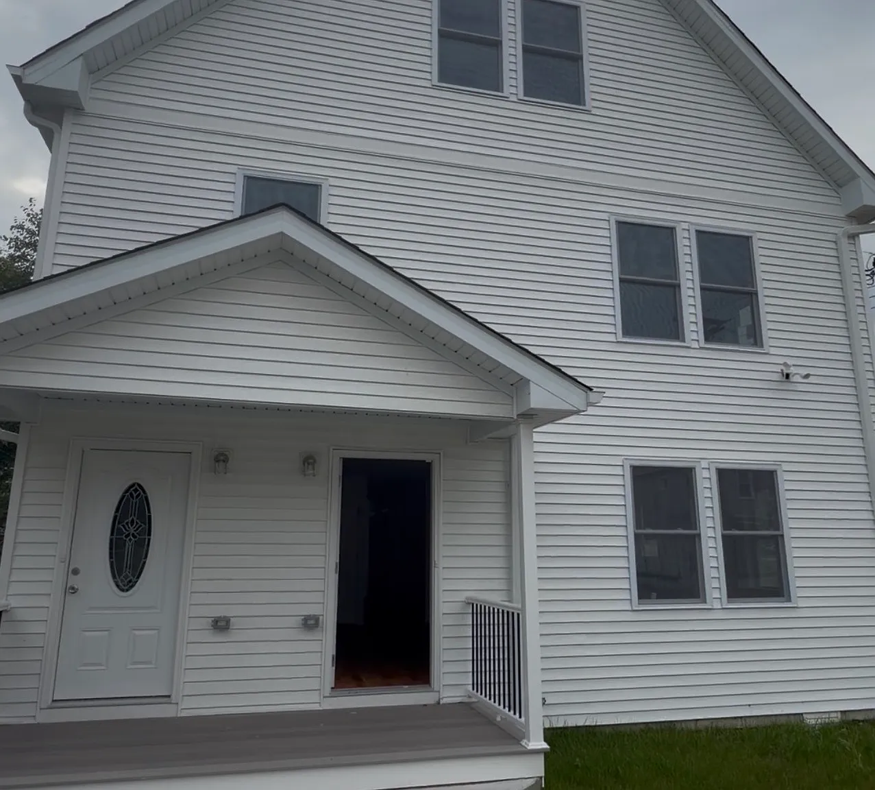 6 bed, 3.0 bath, 1700 sqft, $5,000 — Photo 1