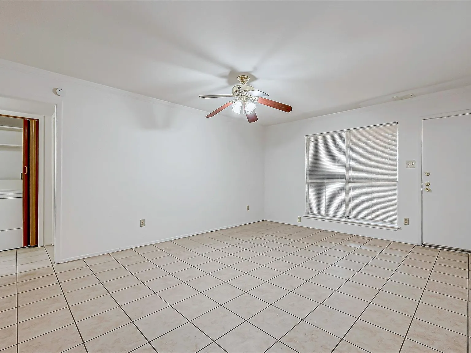 2 bed, 2.0 bath, 1040 sqft, $1,150 — Photo 4