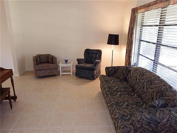 5th image of 11337 Reinhardt Ave