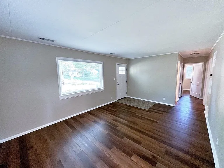 3608 Robinhood Ter — Photo 5
