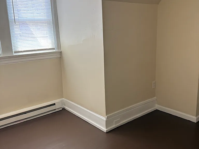 21 B S 19th Upstairs Front BDRM _07152026