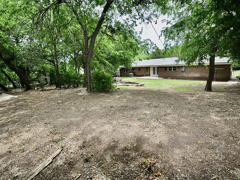 1434 W Water St — Photo 18