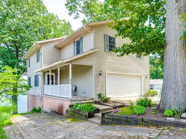 3613 Peninsula Dr, Akron, OH 44319