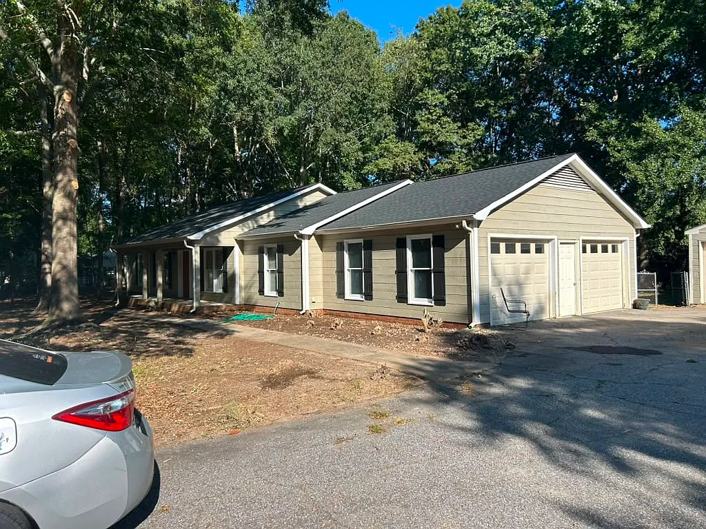 3 bed, 1708 sqft, $2,200 — Photo 2