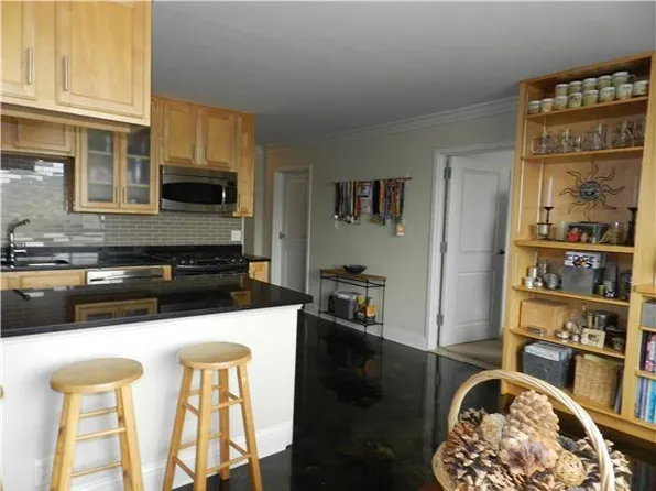 700 E 8th St Unit 4M, Kansas City, MO 64106