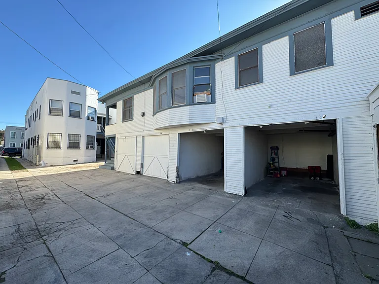 1329 2nd Ave — Photo 26