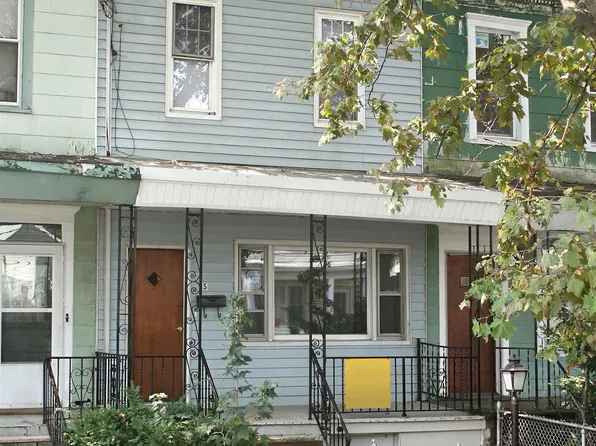 15 Williams Avenue image 1 of 10