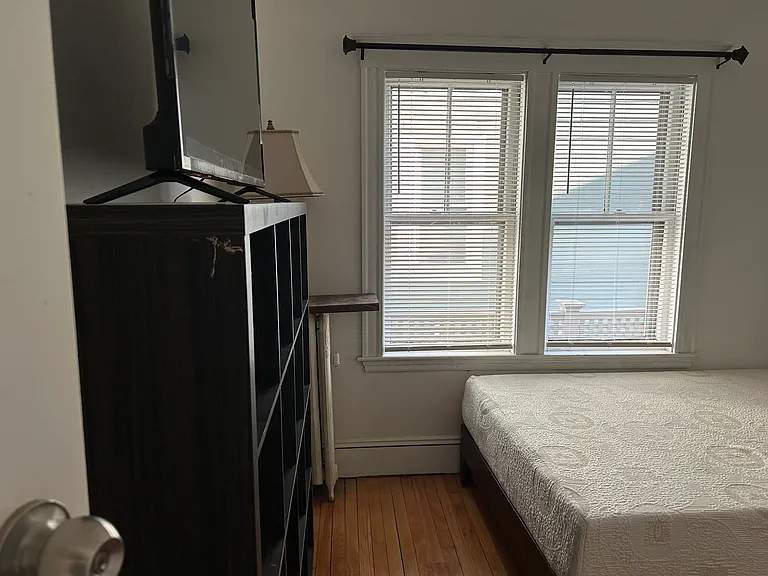 41 Central St — Photo 20