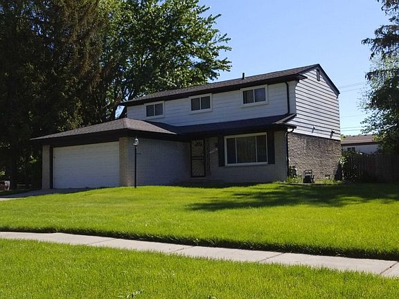 3rd image of 27746 Pierce Ave