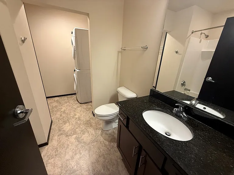 Galaxie High Rise Apartments — Photo 93