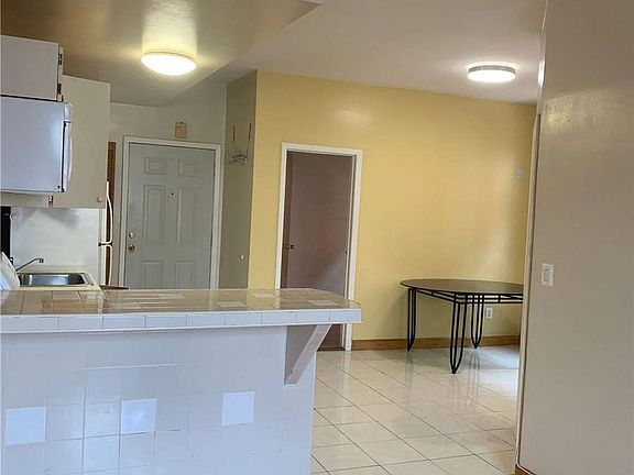 2nd image of 423 Essex St Floor 1