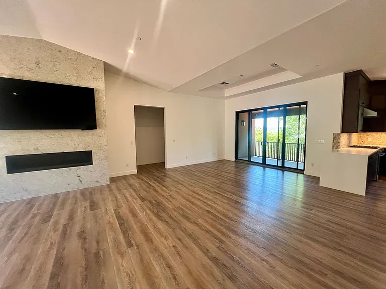 485 Windsong Dr — Photo 9