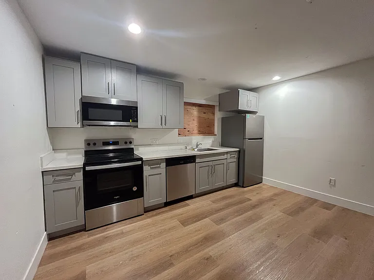 610 N Soto St — Photo 3