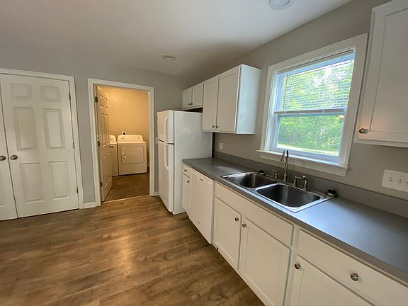 5th image of 1550B Woodland Dr