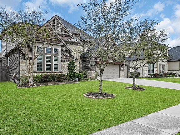 3rd image of 1425 Hicks Field Ln