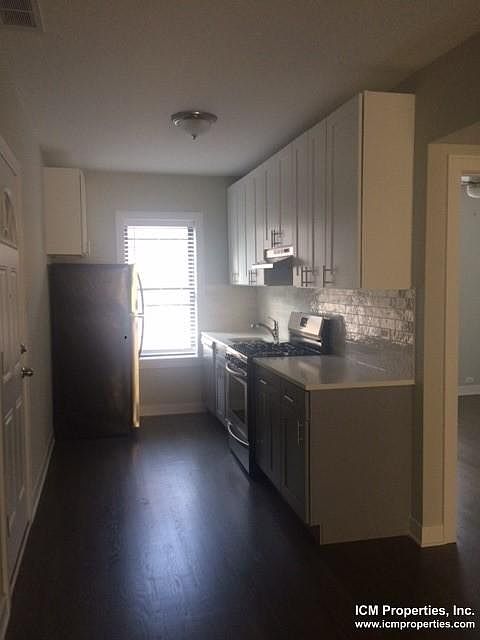 1st image of 1938 W Wilson Ave #2