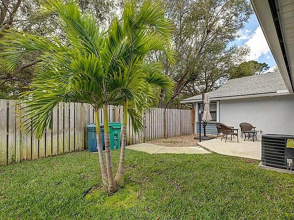 4th image of 2908 SW Port Street Lucie Blvd
