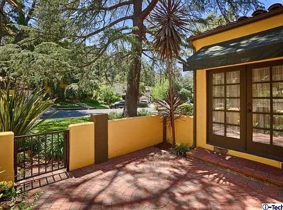 5th image of 2605 E Glenoaks Blvd