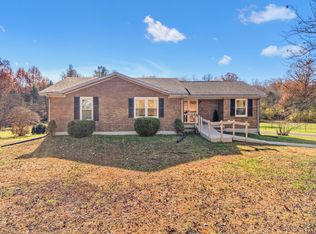 1068 Woodlake Dr, Lawrenceburg, KY 40342