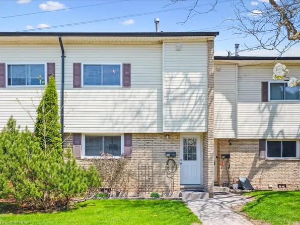 211 Veronica Dr #29, Kitchener, ON N2A 2R8