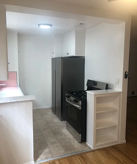 611 N Flores St #3 — Photo 4