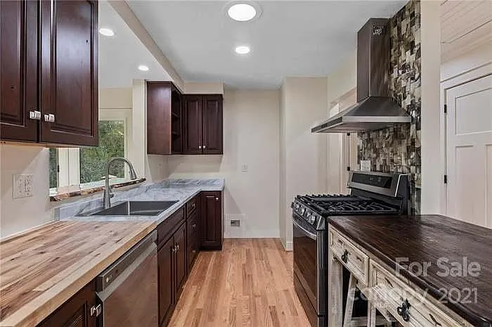 129 Logan Ave — Photo 24