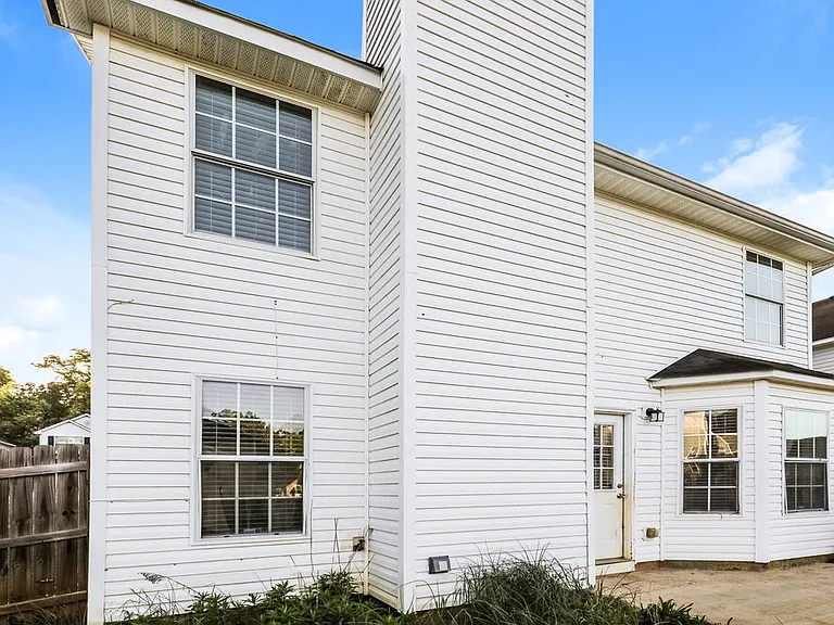 2432 Wood Bend Ln — Photo 17