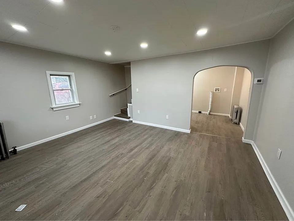 220 Crane St #1