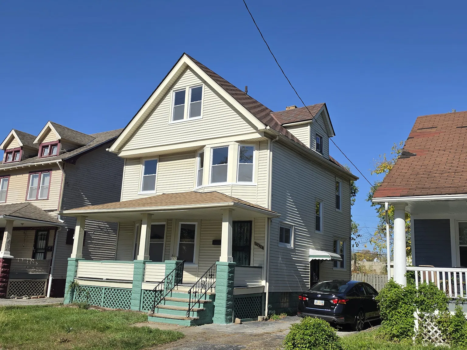6 bed, 1310 sqft, $1,400 — Photo 1