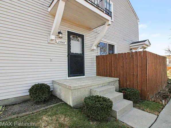 23588 N Rockledge, Novi, MI 48375