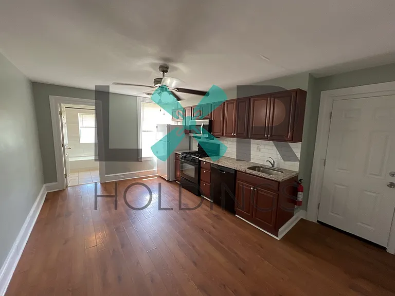 1206 Dekalb St #3 — Photo 3