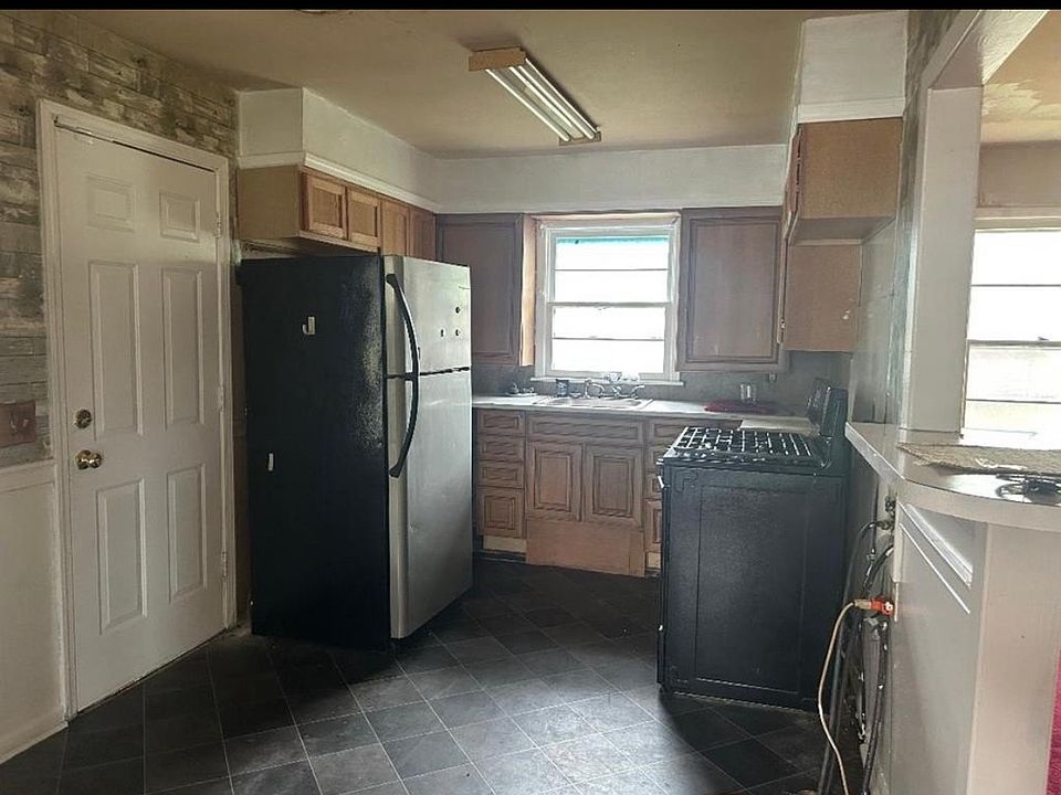 1st image of 119 W Moultrie Dr