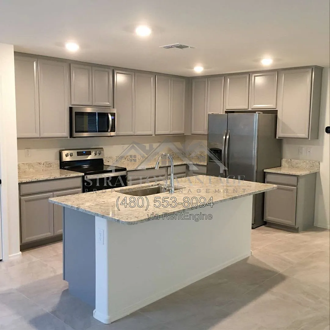 3 bed, 2.0 bath, 1439 sqft, $1,495 — Photo 3