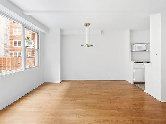 4th image of 363 E 76th St #2L